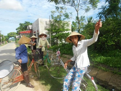 Nhiều người dân tại huyện Hậu Lộc tỏ ra hoang mang trước tin đồn thất thiệt này Nhiều người dân tại huyện Hậu Lộc tỏ ra hoang mang trước tin đồn thất thiệt này