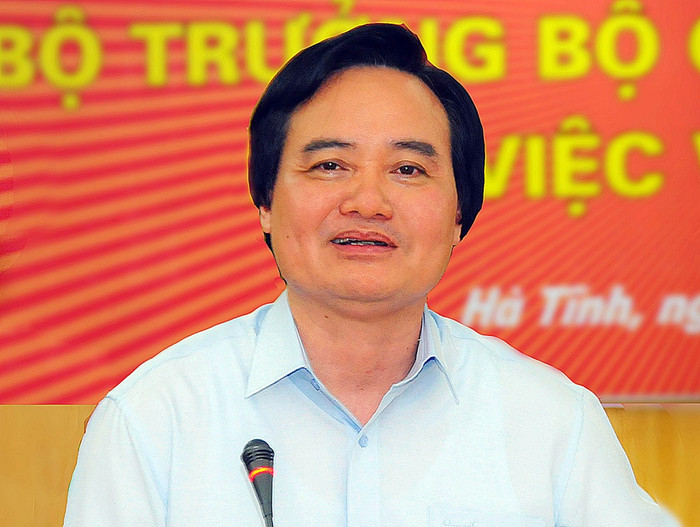 Bộ trưởng Phùng Xuân Nhạ kiểm tra công tác chuẩn bị thi tại tỉnh Hà Tĩnh. Bộ trưởng Phùng Xuân Nhạ kiểm tra công tác chuẩn bị thi tại tỉnh Hà Tĩnh.