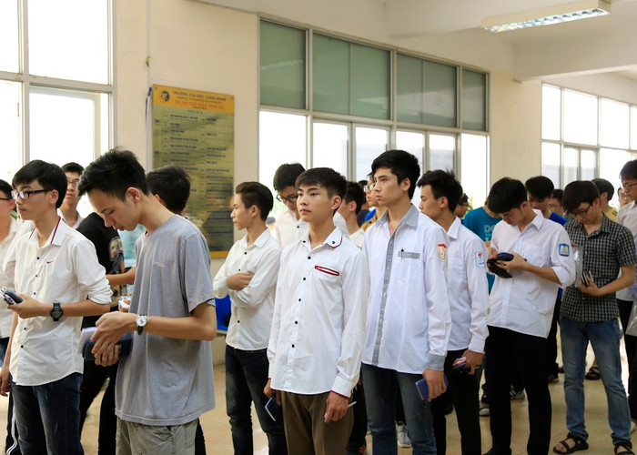 Thí sinh chuẩn bị thi theo bài thi đánh giá năng lực của Đại học Quốc gia Hà Nội. Ảnh minh họa Bùi Tuấn/VNU Thí sinh chuẩn bị thi theo bài thi đánh giá năng lực của Đại học Quốc gia Hà Nội. Ảnh minh họa Bùi Tuấn/VNU