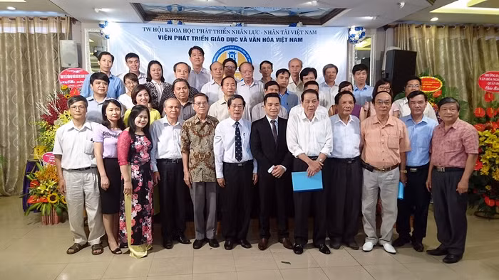 PGS.Nghiêm Đình Vỳ đề nghị cơ chế đặc biệt cho các trường sư phạm trọng điểm ảnh 2