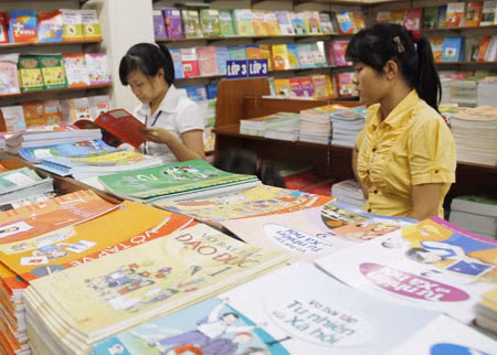 Chờ cách làm của Bộ về đổi mới chương trình, sách giáo khoa ảnh 1