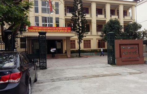 Theo ông Nguyễn Xuân Hồng - Phó giám đốc Sở Y tế Nghệ An, thì trường hợp nhầm lẫn hy hữu như anh S. là trường hợp duy nhất trong số gần 10. 000 người nhiễm HIV của tỉnh Nghệ An (ảnh Xuân Hòa) Theo ông Nguyễn Xuân Hồng - Phó giám đốc Sở Y tế Nghệ An, thì trường hợp nhầm lẫn hy hữu như anh S. là trường hợp duy nhất trong số gần 10. 000 người nhiễm HIV của tỉnh Nghệ An (ảnh Xuân Hòa)