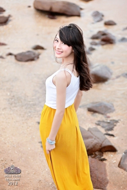 Thí sinh Phạm Thị Hương Giang. >>Những gương mặt sáng giá nhất Imiss Thăng Long 2012 >>Những nữ sinh diện áo dài đẹp hơn cả Hoa hậu Mai Phương Thúy (P19) >>Ngẩn ngơ vì nhan sắc của hotgirl Kiều My >>Hotgirl Cao đẳng Công nghiệp TPHCM đẹp tựa thiên thần