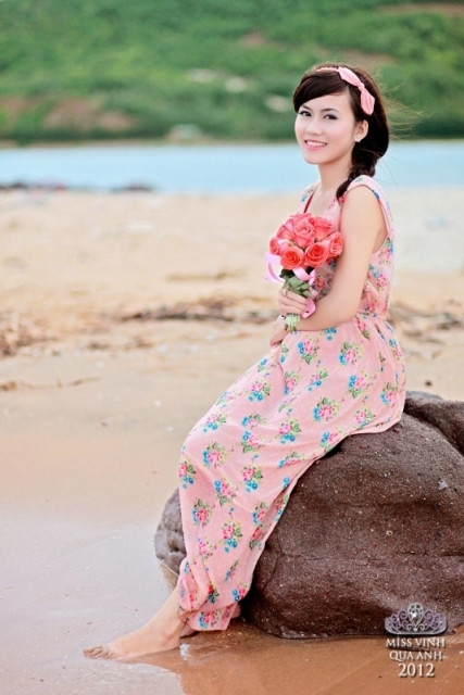 Thí sinh Trần Hương Ly. >>Những gương mặt sáng giá nhất Imiss Thăng Long 2012 >>Những nữ sinh diện áo dài đẹp hơn cả Hoa hậu Mai Phương Thúy (P19) >>Ngẩn ngơ vì nhan sắc của hotgirl Kiều My >>Hotgirl Cao đẳng Công nghiệp TPHCM đẹp tựa thiên thần