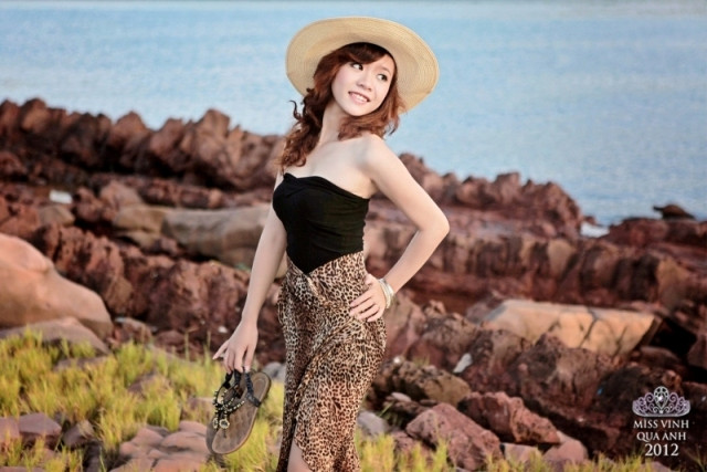 Thí sinh Trần Thị Hoài Thương. >>Những gương mặt sáng giá nhất Imiss Thăng Long 2012 >>Những nữ sinh diện áo dài đẹp hơn cả Hoa hậu Mai Phương Thúy (P19) >>Ngẩn ngơ vì nhan sắc của hotgirl Kiều My >>Hotgirl Cao đẳng Công nghiệp TPHCM đẹp tựa thiên thần