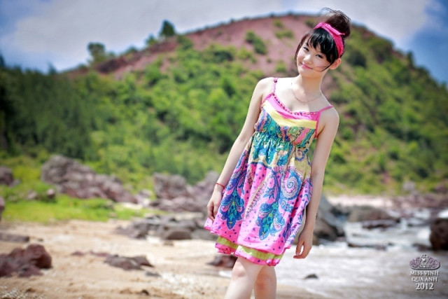 Thí sinh Nguyễn Thị Quỳnh Trang. >>Những gương mặt sáng giá nhất Imiss Thăng Long 2012 >>Những nữ sinh diện áo dài đẹp hơn cả Hoa hậu Mai Phương Thúy (P19) >>Ngẩn ngơ vì nhan sắc của hotgirl Kiều My >>Hotgirl Cao đẳng Công nghiệp TPHCM đẹp tựa thiên thần