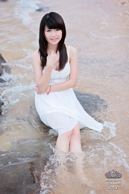 Thí sinh Đậu Thị Thanh Hiền. >>Những gương mặt sáng giá nhất Imiss Thăng Long 2012 >>Những nữ sinh diện áo dài đẹp hơn cả Hoa hậu Mai Phương Thúy (P19) >>Ngẩn ngơ vì nhan sắc của hotgirl Kiều My >>Hotgirl Cao đẳng Công nghiệp TPHCM đẹp tựa thiên thần