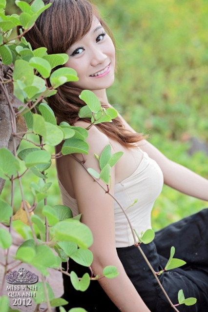 Thí sinh Phan Khánh Ly. >>Những gương mặt sáng giá nhất Imiss Thăng Long 2012 >>Những nữ sinh diện áo dài đẹp hơn cả Hoa hậu Mai Phương Thúy (P19) >>Ngẩn ngơ vì nhan sắc của hotgirl Kiều My >>Hotgirl Cao đẳng Công nghiệp TPHCM đẹp tựa thiên thần