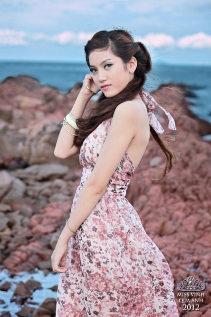 Thí sinh Phan Hồng Vân. >>Những gương mặt sáng giá nhất Imiss Thăng Long 2012 >>Những nữ sinh diện áo dài đẹp hơn cả Hoa hậu Mai Phương Thúy (P19) >>Ngẩn ngơ vì nhan sắc của hotgirl Kiều My >>Hotgirl Cao đẳng Công nghiệp TPHCM đẹp tựa thiên thần
