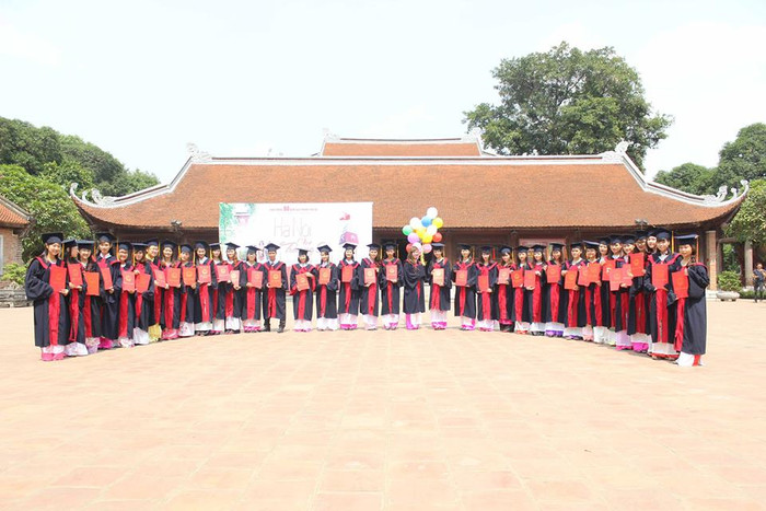 Cử nhân Sư phạm Địa lý trường Đại học Sư phạm Hà Nội niên khóa 2011 – 2015 (Ảnh: Bùi Mai) Cử nhân Sư phạm Địa lý trường Đại học Sư phạm Hà Nội niên khóa 2011 – 2015 (Ảnh: Bùi Mai)