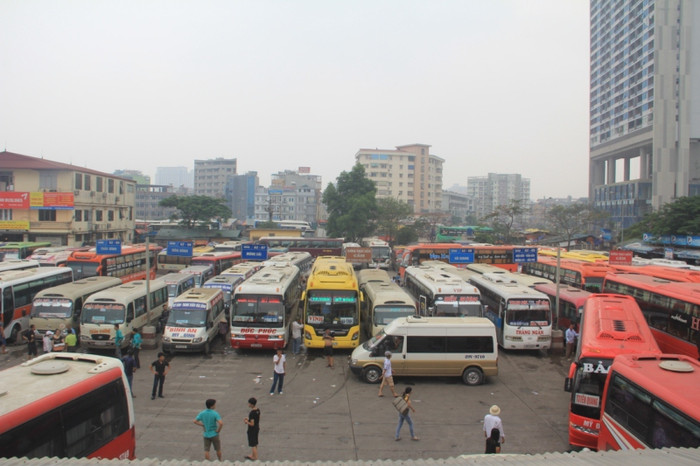 Tại BX Mỹ Đình, cho tới ngày hôm nay lượng khách đổ về Hà Nội đông hơn thường lệ, theo Ban giám đốc BX, các tuyến dự trù để luân chuyển khách luôn sẵn sàng. Chưa năm nào BX Mỹ Đình để quá tải khách.