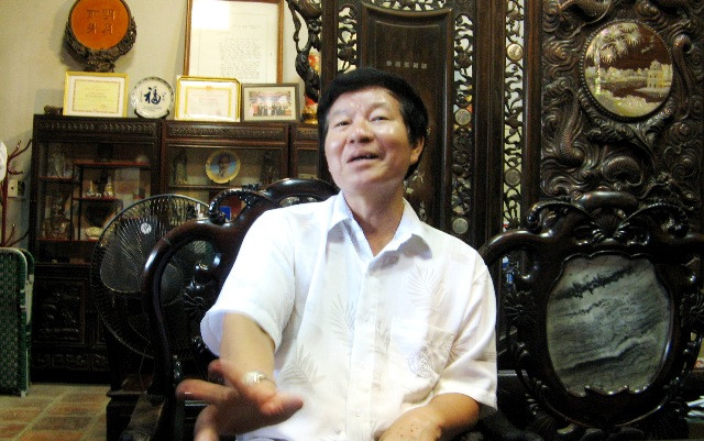 Tiến sĩ Đặng Kim Ngọc – Giám đốc Trung tâm hoạt động Văn hóa khoa học Khu di tích Văn Miếu Quốc Tử Giám cho rằng, hiện tượng phản cảm của một nam sinh ngồi lên đầu rùa ở bia Tiến sĩ là một hình ảnh phản cảm. Ảnh Xuân Trung Tiến sĩ Đặng Kim Ngọc – Giám đốc Trung tâm hoạt động Văn hóa khoa học Khu di tích Văn Miếu Quốc Tử Giám cho rằng, hiện tượng phản cảm của một nam sinh ngồi lên đầu rùa ở bia Tiến sĩ là một hình ảnh phản cảm. Ảnh Xuân Trung