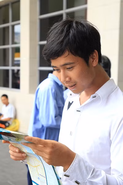 Dù đã nắm được tuyến đường cần đi, thí sinh này vẫn đang băn khoăn không biết hành trình có thuận lợi hay không. Xem đáp án môn Vật lí - Xem đáp án môn Toán - Xem đáp án môn Hóa - Xem đáp án môn Ngoại ngữ Khối A1