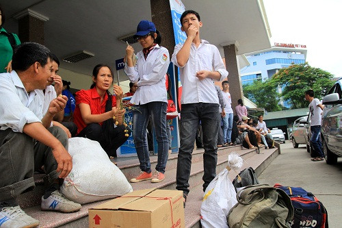 Xem đáp án môn Vật lí - Xem đáp án môn Toán - Xem đáp án môn Hóa - Xem đáp án môn Ngoại ngữ Khối A1