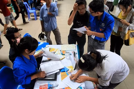 Đăng ký nơi ở giá rẻ và chỗ ăn miễn phí. Xem đáp án môn Vật lí - Xem đáp án môn Toán - Xem đáp án môn Hóa - Xem đáp án môn Ngoại ngữ Khối A1