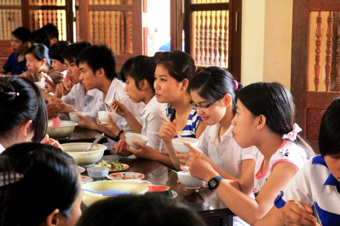 Đây cũng là lần đầu tiên nhiều sĩ tử được thưởng thức cơm chay. ĐÁP ÁN TIẾNG ANH KHỐI A1, D1 HỆ CAO ĐẲNG 2012 - ĐÁP ÁN MÔN VĂN KHỐI C, D HỆ CAO ĐẲNG 2012 - ĐÁP ÁN MÔN SINH KHỐI B HỆ CAO ĐẲNG 2012 - ĐÁP ÁN MÔN VẬT LÝ KHỐI A, A1 HỆ CAO ĐẲNG 2012 - ĐÁP ÁN MÔN LỊCH SỬ KHỐI C HỆ CAO ĐẲNG 2012 - ĐÁP ÁN MÔN LỊCH SỬ KHỐI C HỆ CAO ĐẲNG 2012 - ĐÁP ÁN MÔN ĐỊA LÍ HỆ CAO ĐẲNG 2012
