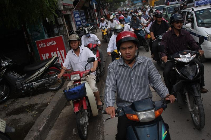 Tại đường Trường Chinh tình trạng ùn tắc cục bộ cũng diễn ra. Xem đáp án môn Vật lí - Xem đáp án môn Toán - Xem đáp án môn Hóa - Xem đáp án môn Ngoại ngữ Khối A1