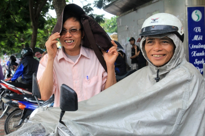 Những ông bố tươi cười khi chắp cánh cho ước mơ của con ngày một vươn xa, trưởng thành. Xem đáp án môn Vật lí - Xem đáp án môn Toán - Xem đáp án môn Hóa - Xem đáp án môn Ngoại ngữ Khối A1 Những ông bố tươi cười khi chắp cánh cho ước mơ của con ngày một vươn xa, trưởng thành. Xem đáp án môn Vật lí - Xem đáp án môn Toán - Xem đáp án môn Hóa - Xem đáp án môn Ngoại ngữ Khối A1
