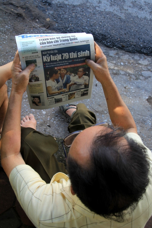Sau ngày thi đầu tiên thông tin kỷ luật 79 thí sinh khiến ông bố này lo lắng. Xem đáp án môn Vật lí - Xem đáp án môn Toán - Xem đáp án môn Hóa - Xem đáp án môn Ngoại ngữ Khối A1 Sau ngày thi đầu tiên thông tin kỷ luật 79 thí sinh khiến ông bố này lo lắng. Xem đáp án môn Vật lí - Xem đáp án môn Toán - Xem đáp án môn Hóa - Xem đáp án môn Ngoại ngữ Khối A1