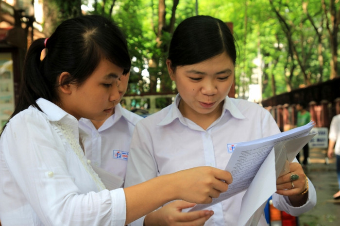 Cũng kết thúc đợt 1 nhiều thí sinh cho rằng môn Toán và Hóa học đề năm nay khá dễ, duy chỉ có môn Vật lý khó hơn năm trước. Xem đáp án môn Vật lí - Xem đáp án môn Toán - Xem đáp án môn Hóa - Xem đáp án môn Ngoại ngữ Khối A1 Cũng kết thúc đợt 1 nhiều thí sinh cho rằng môn Toán và Hóa học đề năm nay khá dễ, duy chỉ có môn Vật lý khó hơn năm trước. Xem đáp án môn Vật lí - Xem đáp án môn Toán - Xem đáp án môn Hóa - Xem đáp án môn Ngoại ngữ Khối A1