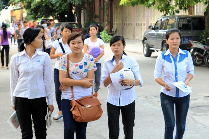Các thí sinh dự thi buổi chiều tại trường ĐH KHXH&NV. Ảnh Xuân Trung Các thí sinh dự thi buổi chiều tại trường ĐH KHXH&NV. Ảnh Xuân Trung