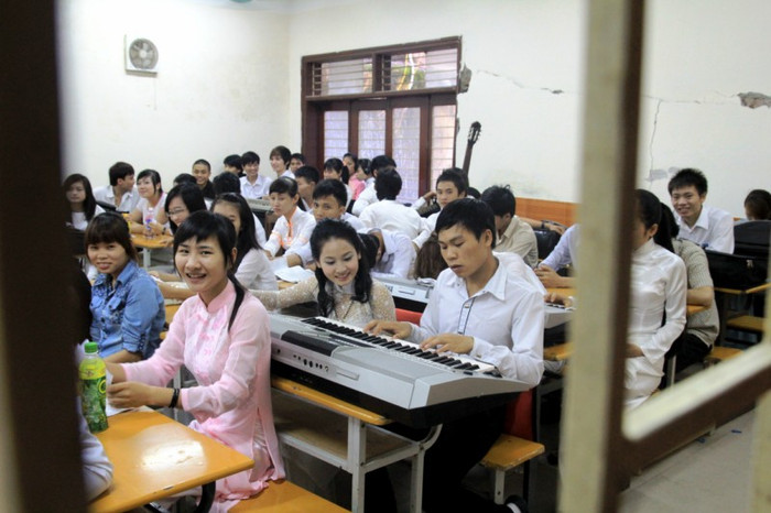 Đây là phần thi năng khiếu, nên tâm trạng cũng có ảnh hưởng lớn đến kết quả. ĐÁP ÁN CHÍNH THỨC CỦA BỘ GIÁO DỤC: TOÀN BỘ ĐÁP ÁN ĐH KHỐI B 2012 - TOÀN BỘ ĐÁP ÁN ĐH KHỐI A 2012 - TOÀN BỘ ĐÁP ÁN ĐH TOÁN, VĂN KHỐI D 2012 - TOÀN BỘ ĐÁP ÁN ĐH KHỐI C 2012 - ĐÁP ÁN ĐH CÁC MÔN NGOẠI NGỮ KHỐI D 2012