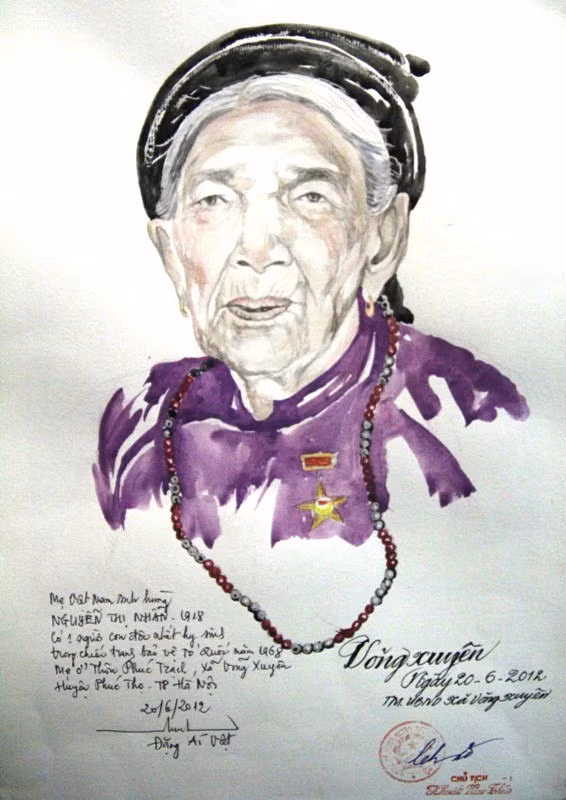 Mẹ Nguyễn Thị Nhẫn, sinh năm 1918 có một người con độc nhất đã hy sinh trong chiến tranh bảo vệ Tổ Quốc năm 1968. Mẹ ở thôn Phúc Trạch, xã Vong Xuyên, huyện Phúc Thọ, TP Hà Nội.