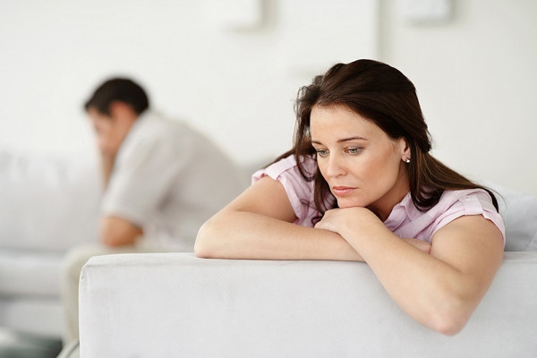 Mất cân bằng nội tiết tố là nguyên nhân cơ bản dẫn đến giảm ham muốn tình dục Mất cân bằng nội tiết tố là nguyên nhân cơ bản dẫn đến giảm ham muốn tình dục