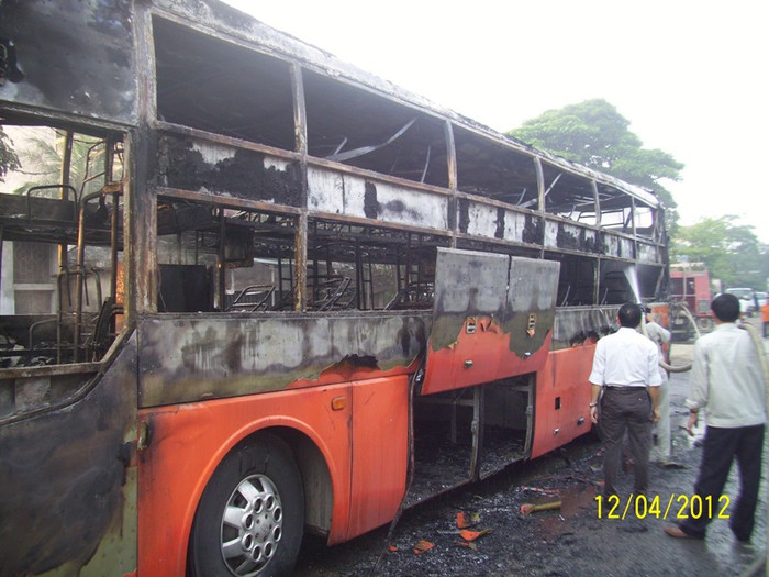 Và toàn bộ hành lý của khách hàng Và toàn bộ hành lý của khách hàng