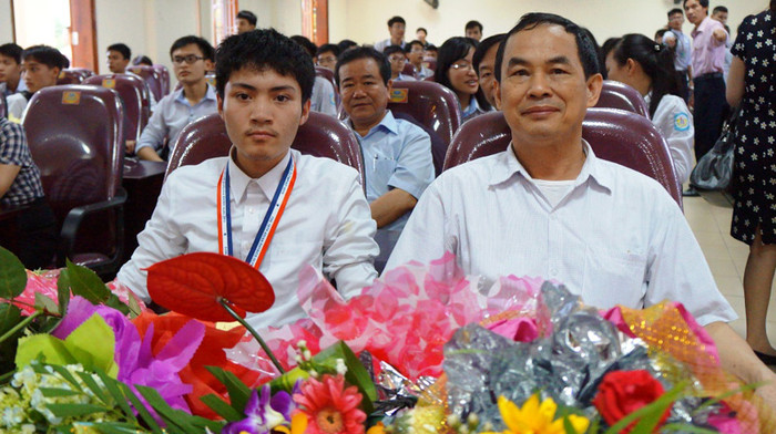 Chuyện vượt khó của "cậu bé Vàng" Olympic trường Phan Bội Châu ảnh 2