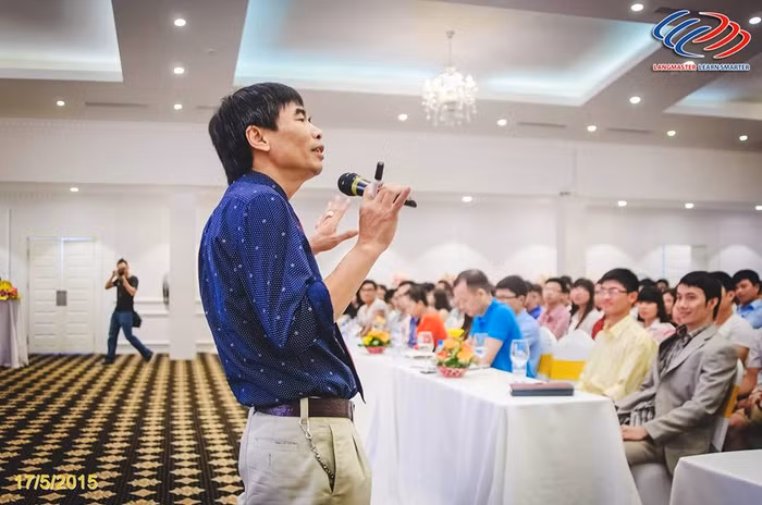 Tiến sĩ Lê Thẩm Dương: Không thể dùng cảm xúc để định vị cuộc đời ảnh 1 Tiến sĩ Lê Thẩm Dương: Không thể dùng cảm xúc để định vị cuộc đời ảnh 1