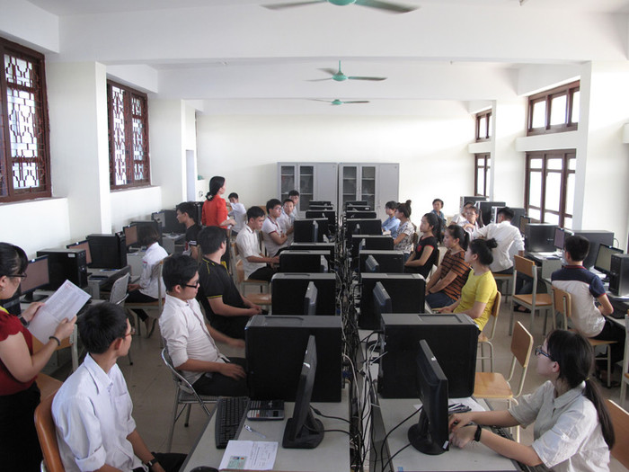 Tại đây các em làm bài cùng thời gian với các điểm thi khác trong cả nước. Tại đây các em làm bài cùng thời gian với các điểm thi khác trong cả nước.