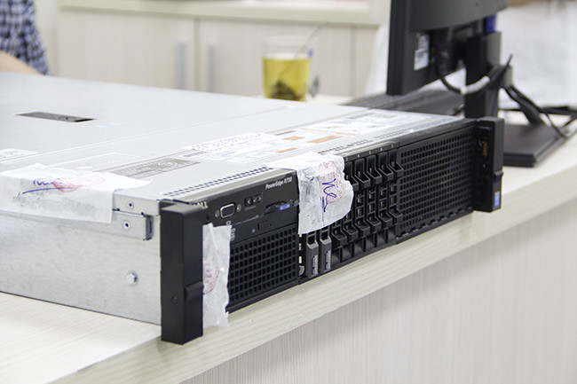 Các máy tính được niêm phong cẩn thận. Các máy tính được niêm phong cẩn thận.