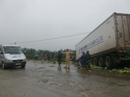 Hiện trường vụ tai nạn kinh hoàng làm 2 người tử vong tại chỗ Hiện trường vụ tai nạn kinh hoàng làm 2 người tử vong tại chỗ