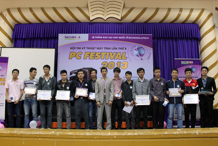 Hội thi kết thúc với những phần thưởng mang tính động viên các sinh viên trên con đường lập nghiệp sau này. Hội thi kết thúc với những phần thưởng mang tính động viên các sinh viên trên con đường lập nghiệp sau này.