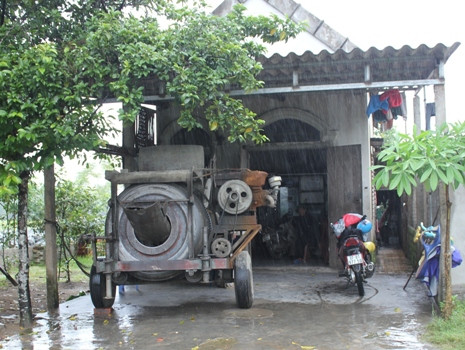 Ngôi nhà nhỏ của vợ chồng anh Tiến lâu nay đã thành một gương điển hình cho các gia đình khác nên việc anh Tiến đốt vợ đã gây sốc cho mọi người