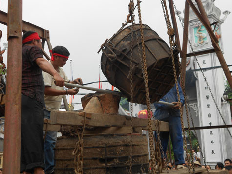 Theo giáo lý nhà Phật, chuông hay đại hồng chung là một pháp bảo, pháp khí linh thiêng có sức lan tỏa rất lớn đến đời sống tâm linh của con người, mọi loài và mọi cảnh giới.
