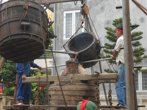 Tiếng chuông chùa, theo kinh điển, có thể thấu đến cõi địa ngục u ám, chúng sanh nào bị đọa nơi địa ngục nhờ nghe tiếng chuông này liền được giải thoát.