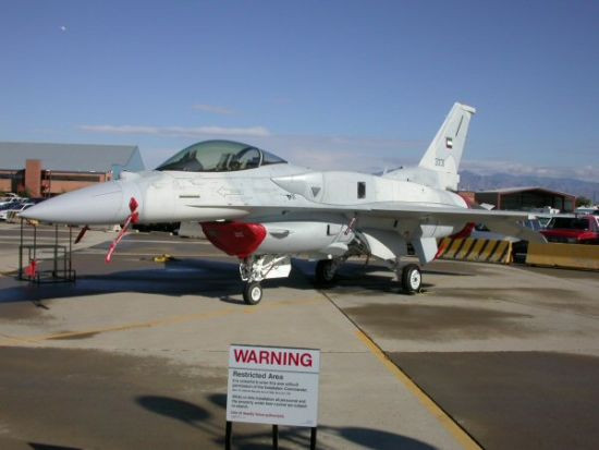 Máy bay chiến đấu F-16 của Không quân UAE Máy bay chiến đấu F-16 của Không quân UAE