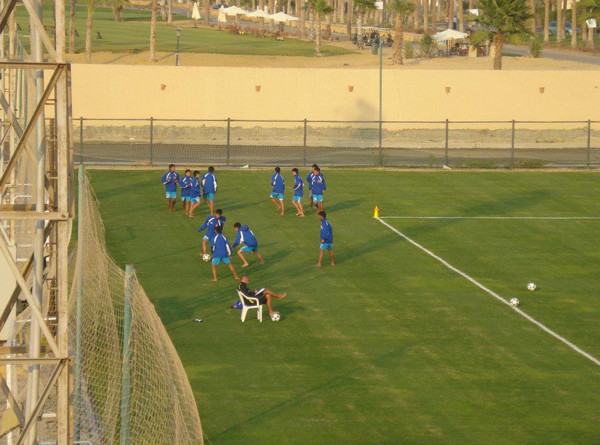 Các em đang miệt mài tập luyện