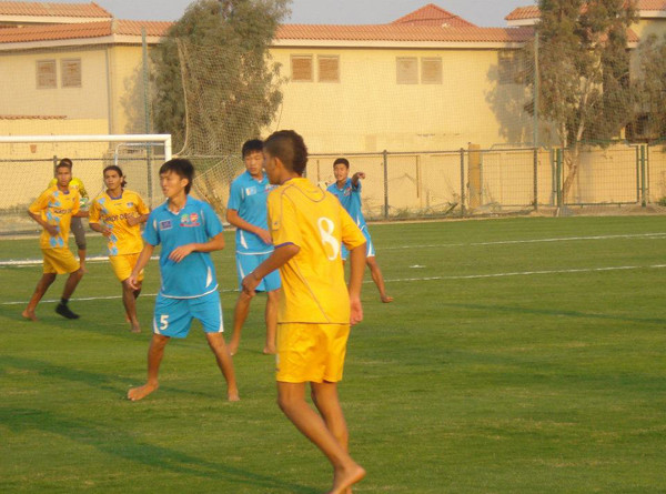 Bước vào thi đấu với cầu thủ Ai Cập JMG