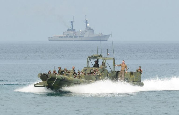 Ngày 9 tháng 5 năm 2014, Mỹ và Philippines tập trận đột kích đổ bộ ở Biển Đông Ngày 9 tháng 5 năm 2014, Mỹ và Philippines tập trận đột kích đổ bộ ở Biển Đông