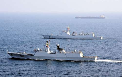 Trung Quốc phải cho biên đội tàu chiến hộ tống tàu thương mại của họ ở vịnh Aden, vùng biển Somalia