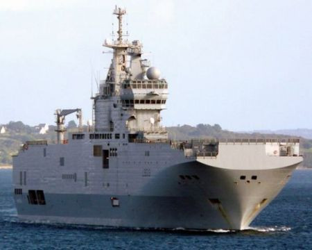 Tàu tấn công đổ bộ lớp Mistral Pháp. Pháp đang thực hiện hợp đồng bán 2 chiếc loại này cho Nga. Tàu tấn công đổ bộ lớp Mistral Pháp. Pháp đang thực hiện hợp đồng bán 2 chiếc loại này cho Nga.