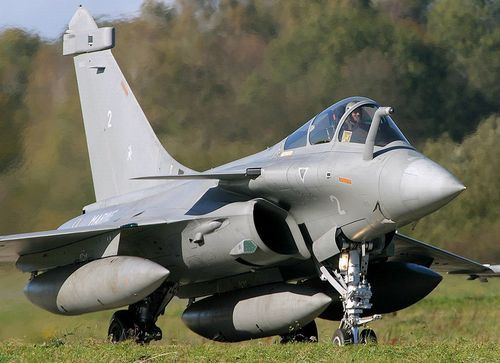 Máy bay chiến đấu Rafale C một chỗ ngồi của Không quân Pháp, do Pháp tự chế Máy bay chiến đấu Rafale C một chỗ ngồi của Không quân Pháp, do Pháp tự chế