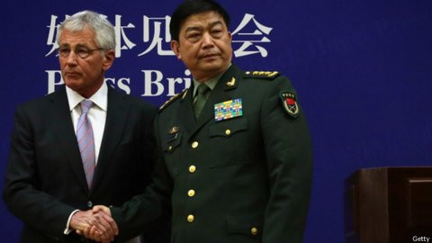 Ngày 8 tháng 4, trong cuộc họp báo "khẩu chiến" sau hội đàm với Bộ trưởng Quốc phòng Mỹ Chuck Hagel, Thường Vạn Toàn – lãnh đạo Bộ Quốc phòng Trung Quốc cũng ngang nhiên tuyên bố rằng “Trung Quốc có chủ quyền không thể tranh cãi đối với… quần đảo Trường Sa và vùng biển xung quanh”, rằng “vấn đề chủ quyền lãnh thổ là lợi ích cốt lõi của Trung Quốc”, trong vấn đề chủ quyền lãnh thổ, Trung Quốc “sẽ không thỏa hiệp, sẽ không nhượng bộ, sẽ không giao dịch, sẽ không cho phép xâm phạm một ly”. Ngày 8 tháng 4, trong cuộc họp báo "khẩu chiến" sau hội đàm với Bộ trưởng Quốc phòng Mỹ Chuck Hagel, Thường Vạn Toàn – lãnh đạo Bộ Quốc phòng Trung Quốc cũng ngang nhiên tuyên bố rằng “Trung Quốc có chủ quyền không thể tranh cãi đối với… quần đảo Trường Sa và vùng biển xung quanh”, rằng “vấn đề chủ quyền lãnh thổ là lợi ích cốt lõi của Trung Quốc”, trong vấn đề chủ quyền lãnh thổ, Trung Quốc “sẽ không thỏa hiệp, sẽ không nhượng bộ, sẽ không giao dịch, sẽ không cho phép xâm phạm một ly”.