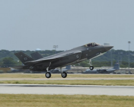 Máy bay chiến đấu F-35A Mỹ bay thử Máy bay chiến đấu F-35A Mỹ bay thử
