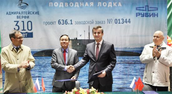 Đại diện Hải quân Việt Nam trong buổi lễ khởi công chế tạo