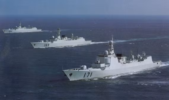 Trong cuộc tập trận đa phương "Vành đai Thái Bình Dương 2014" do Mỹ chủ trì sắp tới, Trung Quốc cho tàu khu trục tên lửa Hải Khẩu số hiệu 171 Type 052C (trong ảnh) và tàu hộ vệ tên lửa Nhạc Dương số hiệu 575 Type 054A của Hạm đội Nam Hải tham gia để "học hỏi", tăng cường sức chiến đấu. Tuy nhiên, 4 tàu chiến tham gia cuộc diễn tập này chỉ được tập khoa mục an ninh phi truyền thống.