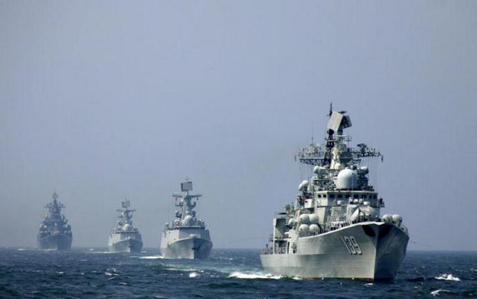 Từ ngày 20 đến ngày 26 tháng 5 năm 2014, Trung Quốc và Nga tổ chức tập trận chung tại tại vùng biển phía bắc biển Hoa Đông. Trong các khoa mục tập trận đáng chú ý là có khoa mục săn ngầm, quân xanh là 2 tàu ngầm thông thường lớp Kilo của hải quân Trung Quốc, do Nga chế tạo. Trong khi đó, Việt Nam cũng đã đặt mua 6 tàu ngầm cùng lớp của Nga và những tàu này được cho là hiện đại hơn tàu ngầm Kilo Trung Quốc, nhưng cũng cùng lớp Kilo và đây là điều đáng chú ý. Từ ngày 20 đến ngày 26 tháng 5 năm 2014, Trung Quốc và Nga tổ chức tập trận chung tại tại vùng biển phía bắc biển Hoa Đông. Trong các khoa mục tập trận đáng chú ý là có khoa mục săn ngầm, quân xanh là 2 tàu ngầm thông thường lớp Kilo của hải quân Trung Quốc, do Nga chế tạo. Trong khi đó, Việt Nam cũng đã đặt mua 6 tàu ngầm cùng lớp của Nga và những tàu này được cho là hiện đại hơn tàu ngầm Kilo Trung Quốc, nhưng cũng cùng lớp Kilo và đây là điều đáng chú ý.